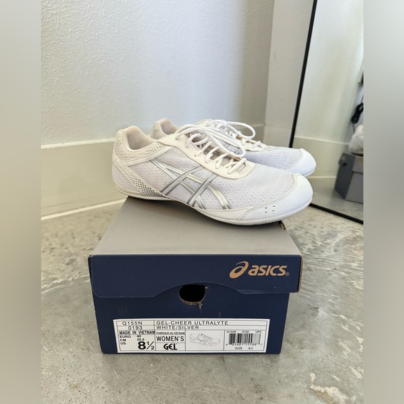 ASICS gel cheer ultralyte / competitive cheer shoes - Picture 2 of 4